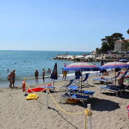 Comfort Mobilehome Camping Ameglia 5Pers 328 *