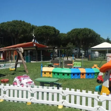 Alpehytte Comfort Mobilehome Camping Ameglia 5Pers 328 Ameglia